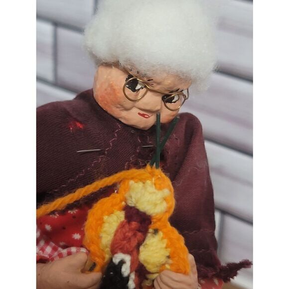 HANDCRAFTED ELDERLY LADY KNITTING   - Picture 6 of 9